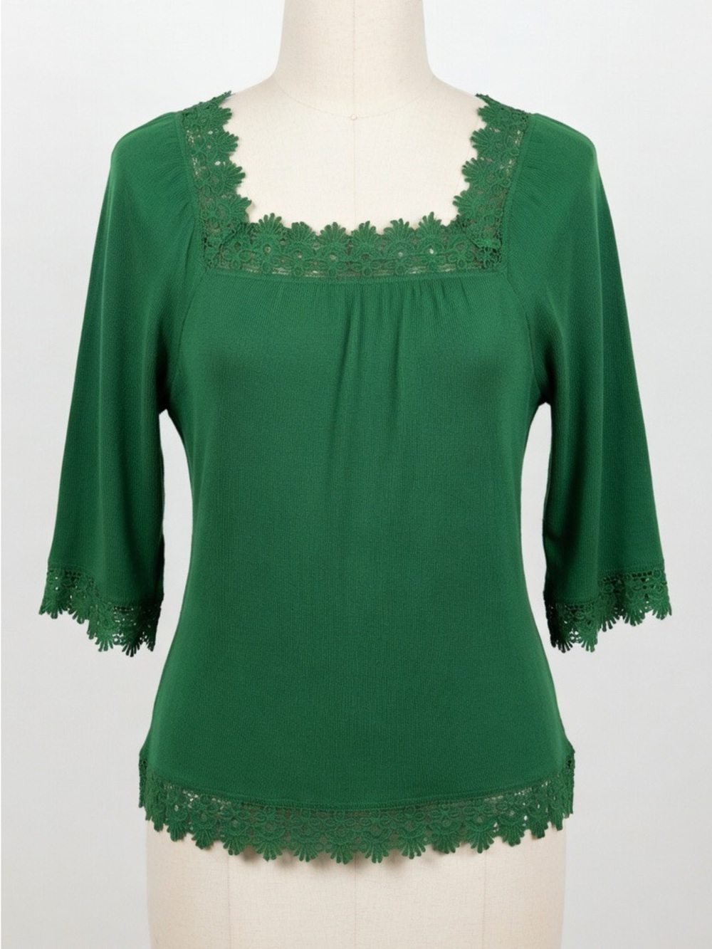 Vintage Green Boho Peasant Top with Lace Trim – Size Medium
